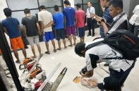 Tersangka dan sejumlah barang bukti yang diamankan di Mapolda Jambi